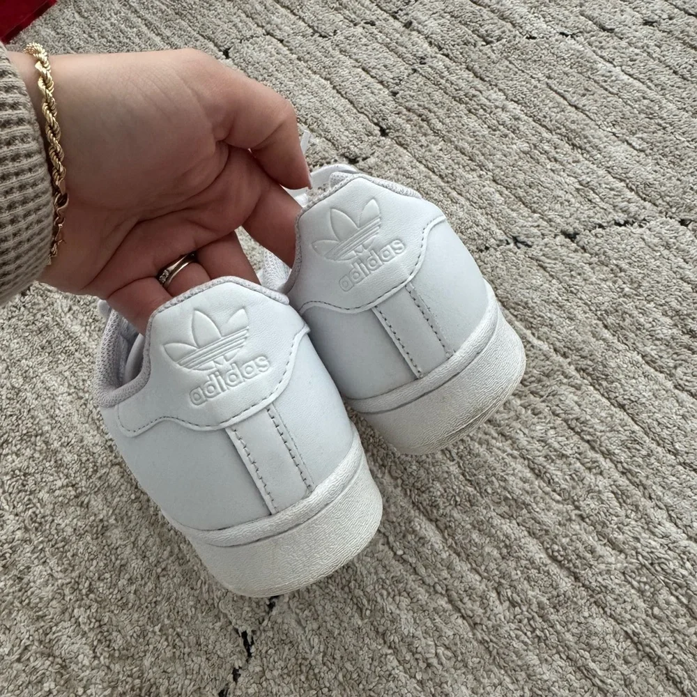 Adidas sneakers white on white size 5 1/2 - Picture 2 of 5